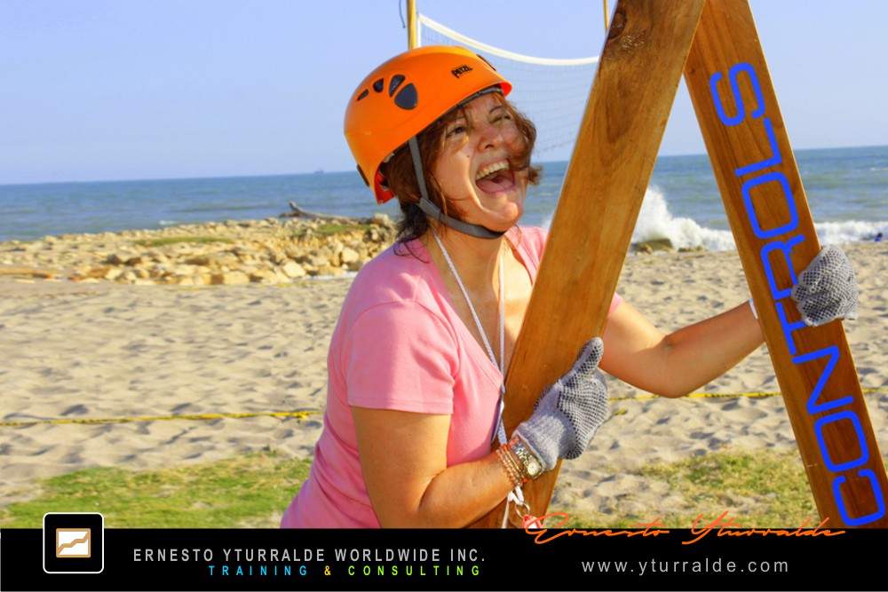Team Bonding, Team Building & Team Performance LATAM Talleres de Cuerdas Bajas | Team Building Empresarial para el desarrollo de equipos de trabajo