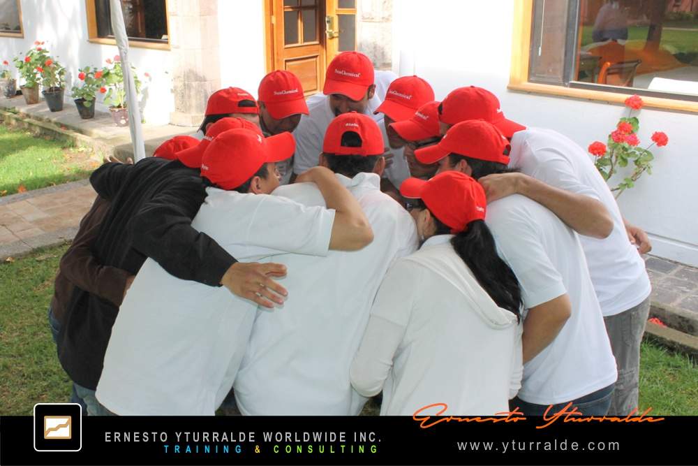 Team Bonding, Team Building & Team Performance LATAM Talleres de Cuerdas Bajas | Team Building Empresarial para el desarrollo de equipos de trabajo